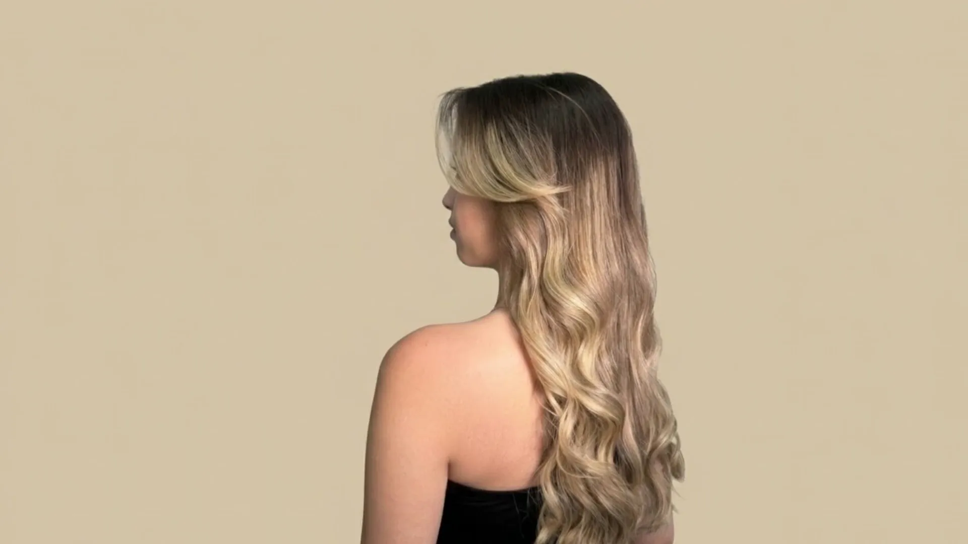 Cabelo com escova em movimento