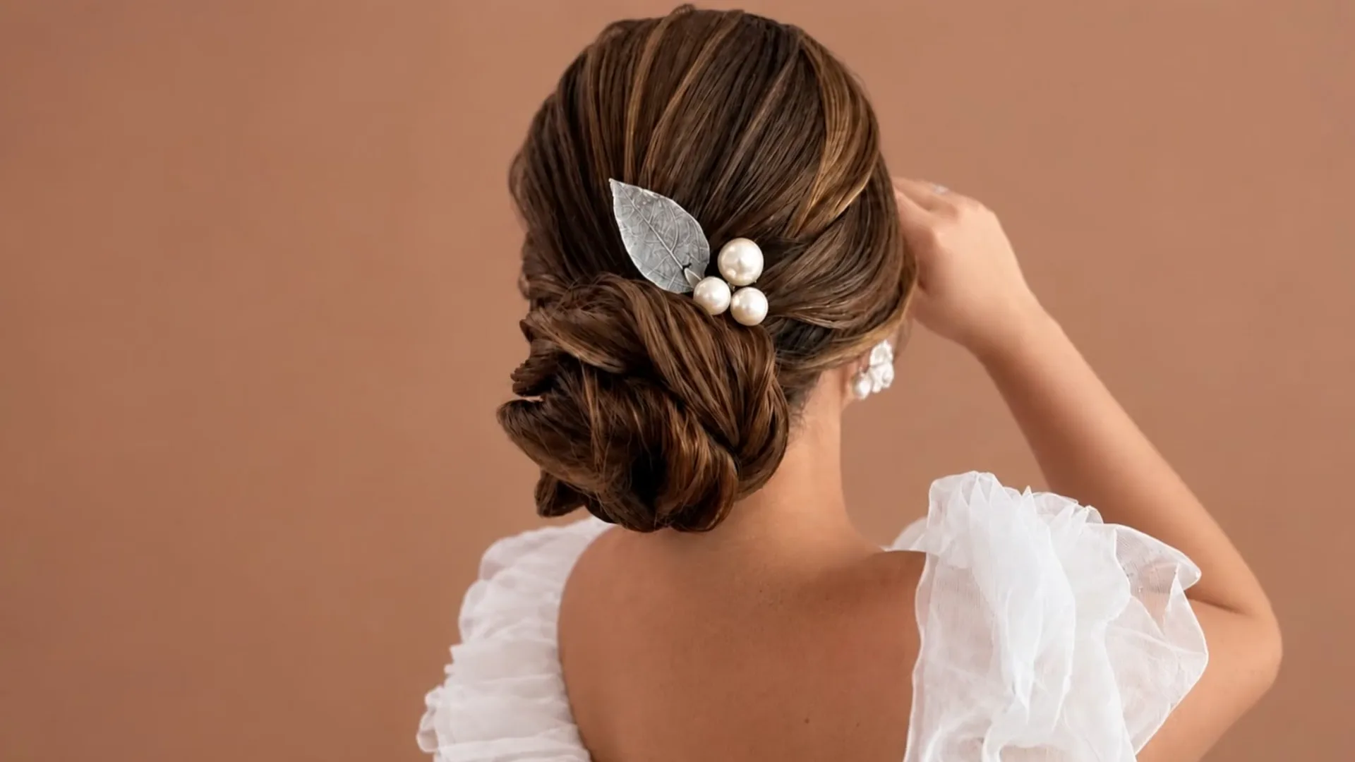 Penteado preso esculpido